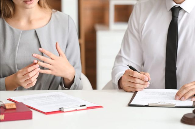 Sử dụng dịch vụ luật sư ly hôn sẽ mang lại nhiều ưu điểm