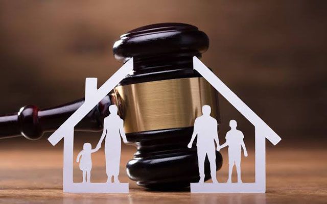 Tòa án triệu tập và tiến hành hòa giải