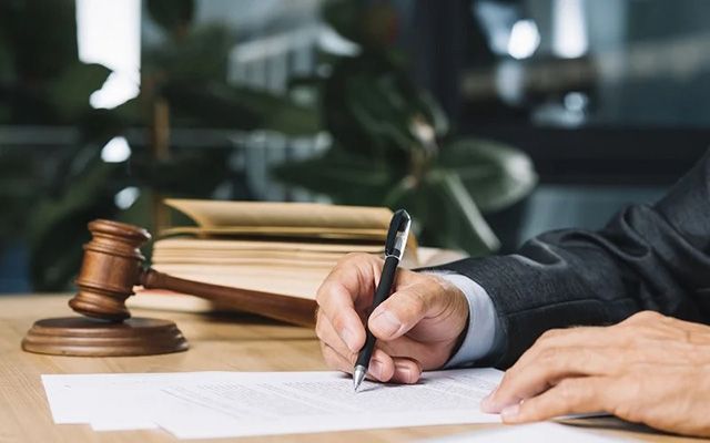 Chuẩn bị hồ sơ và nộp đơn yêu cầu