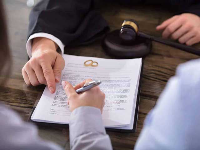 Luật sư hỗ trợ soạn đơn khởi kiện khi ly hôn đơn phương